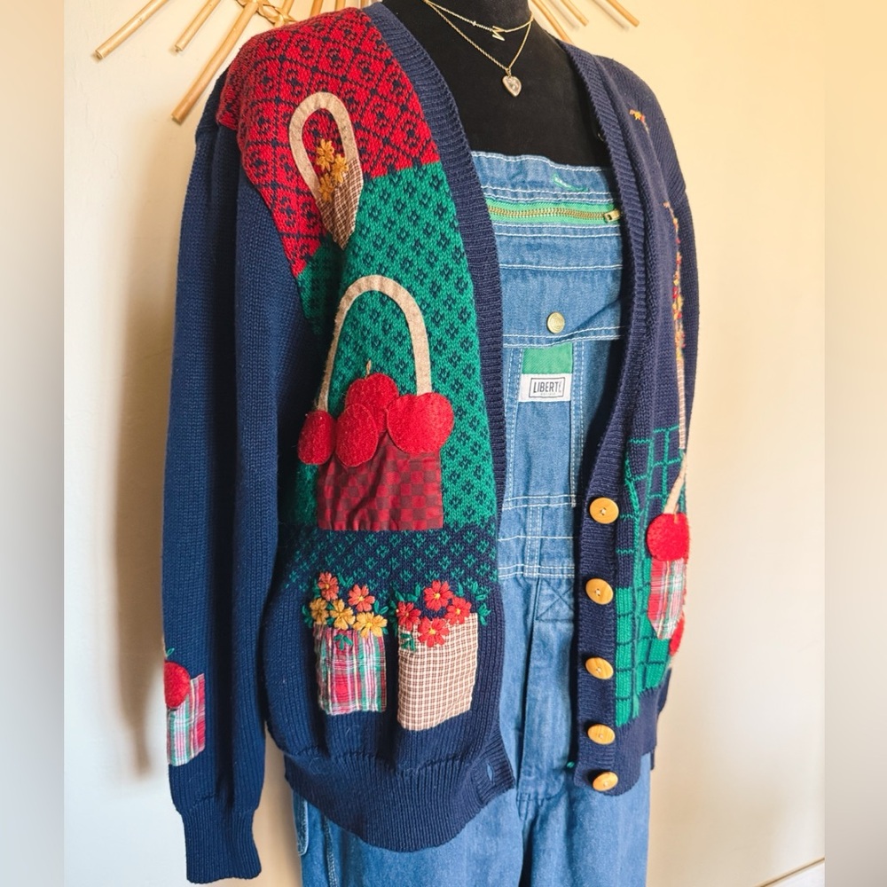 Vintage Apple Knit Cardigan - Picture 2 of 8
